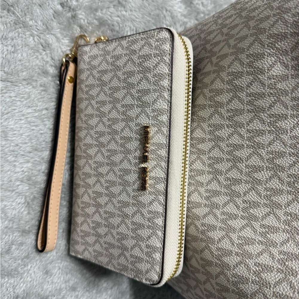 Michael Kors Women's Signature Logo Tote and Zip Wallet Set in Vanilla/Acorn